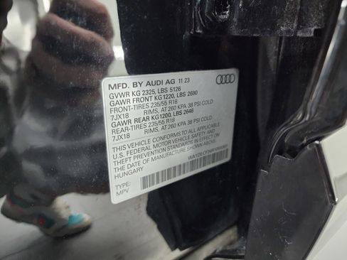 Used 2024 Audi Q3 2.0T Premium image 54