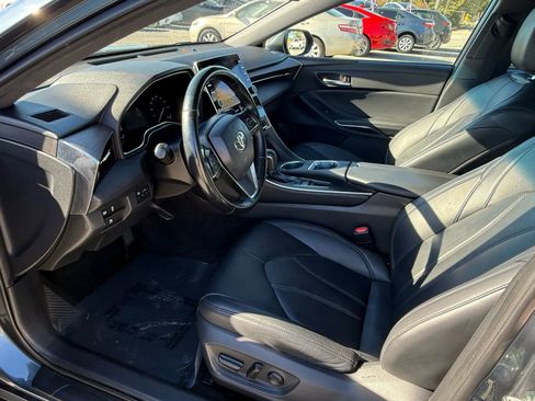 Used 2019 Toyota Avalon XLE image 11