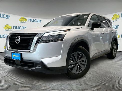 New 2025 Nissan Pathfinder S image 2