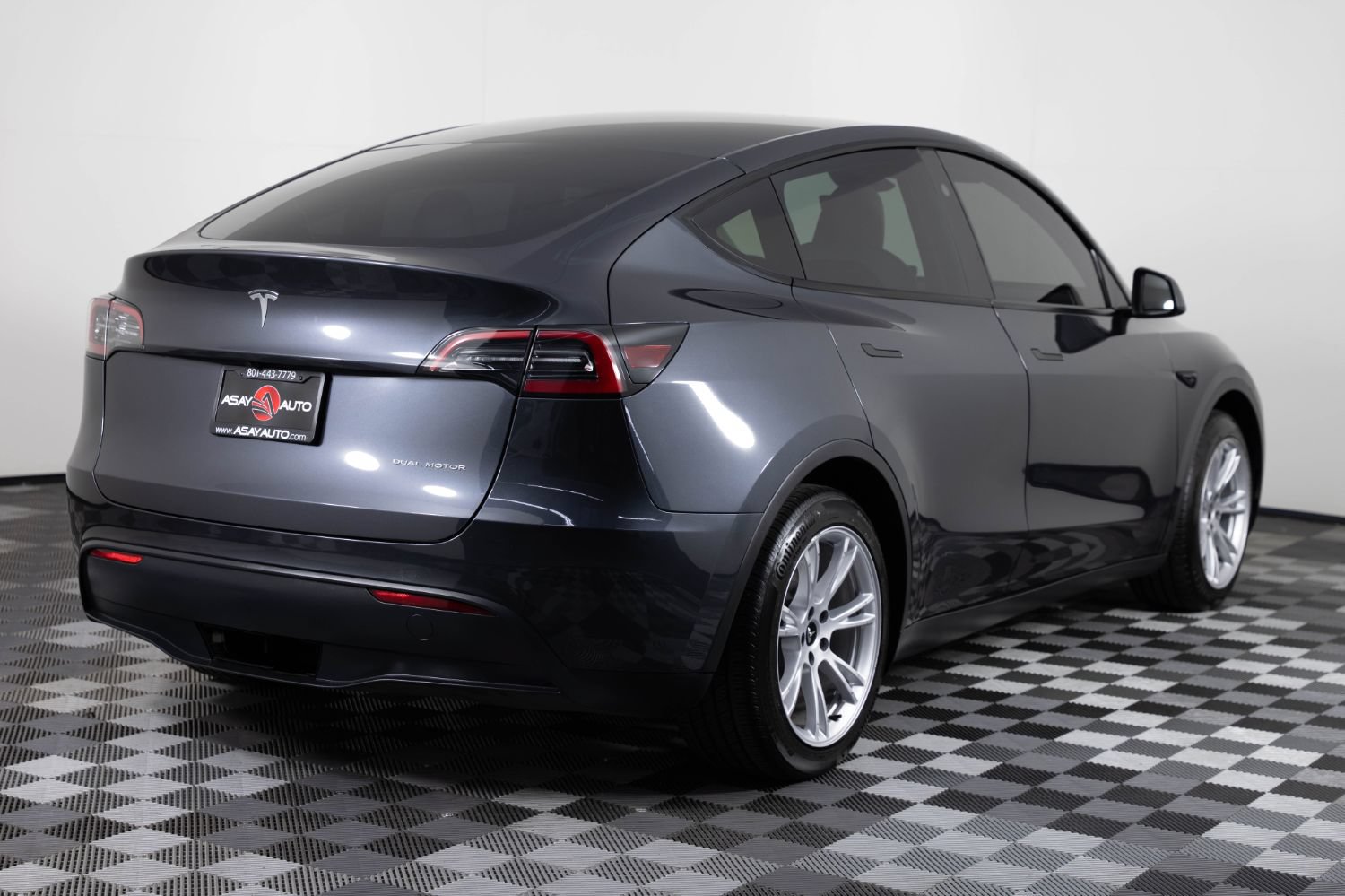 Used 2024 Tesla Model Y Long Range AWD/4WD image 7