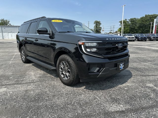 Used 2025 Ford Expedition Max Active AWD/4WD image 12