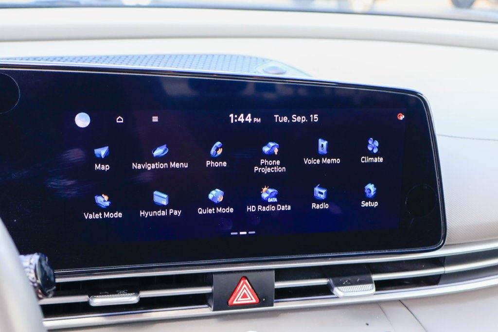 Used 2025 Hyundai Elantra SEL FWD image 5