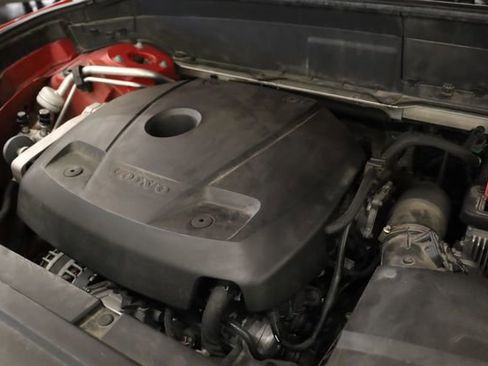 Used 2017 Volvo XC90 T5 R-Design image 9