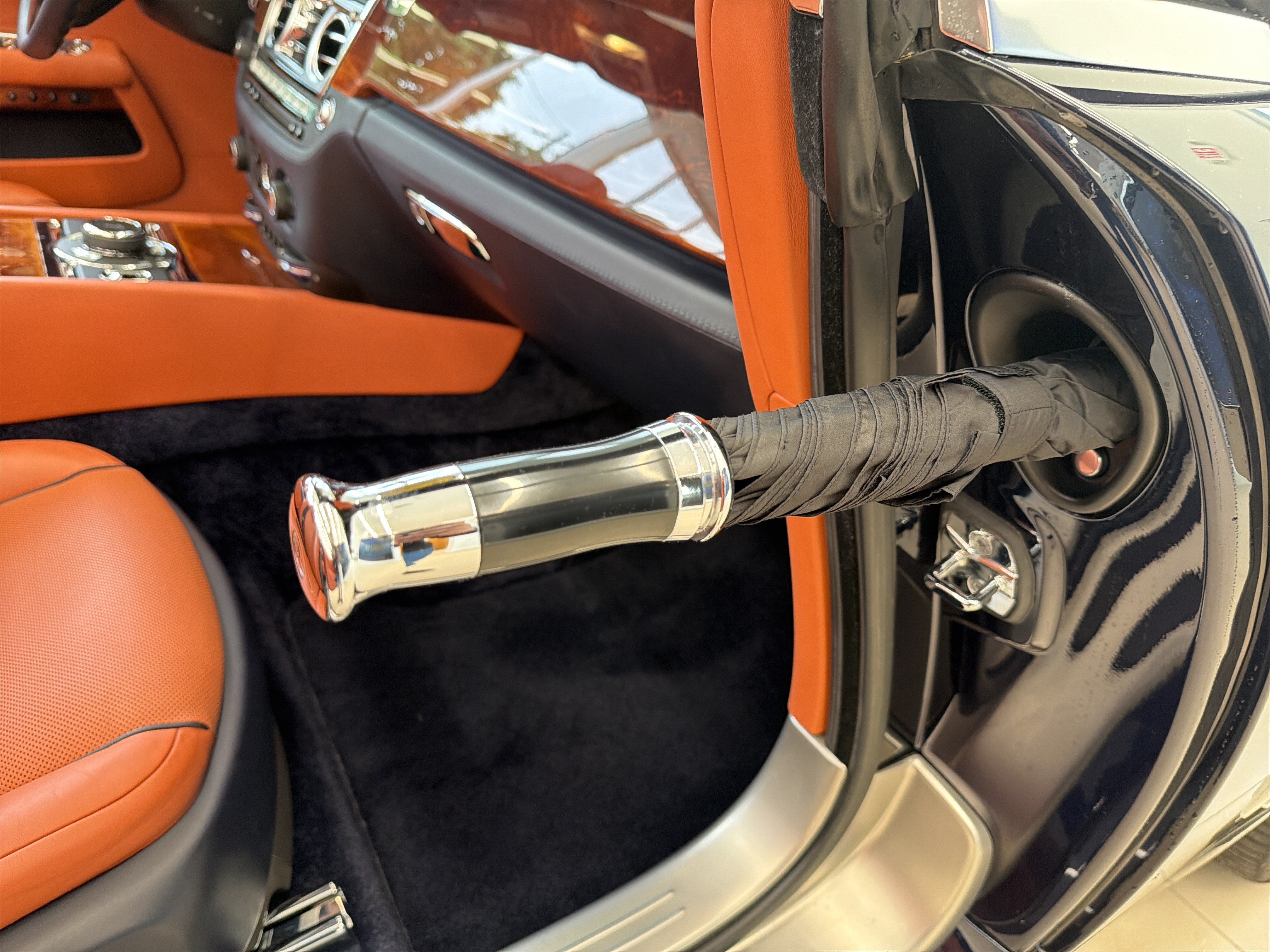 Certified 2018 Rolls-Royce Dawn RWD image 30