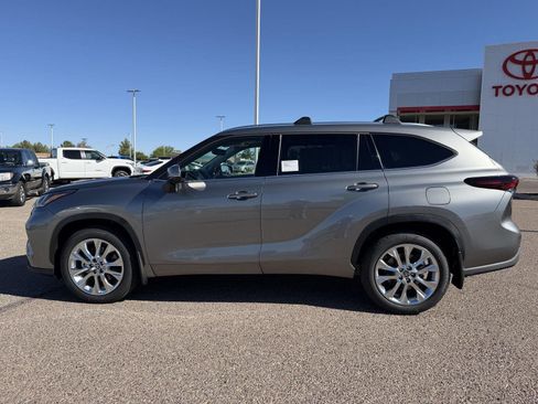 New 2026 Toyota Highlander Limited AWD/4WD image 2