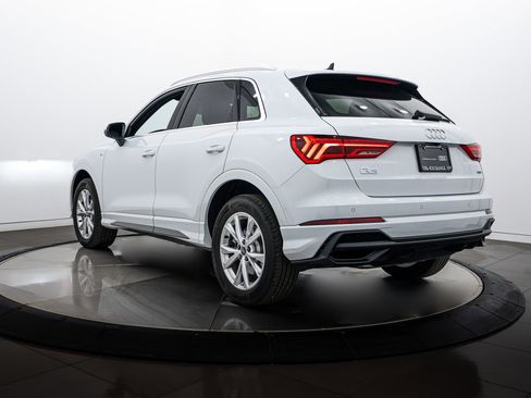 Certified 2025 Audi Q3 2.0T Premium Plus w/ Premium Plus Package image 5