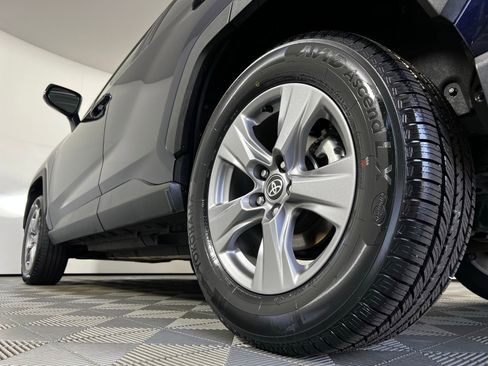 Used 2024 Toyota RAV4 XLE FWD image 25