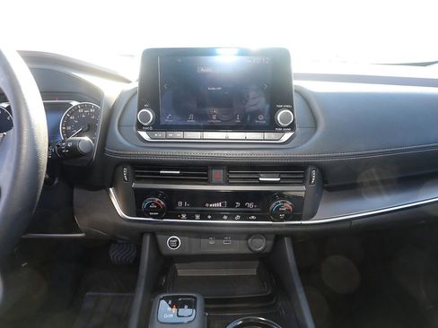 Used 2023 Nissan Rogue SV image 15