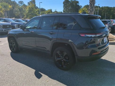 Used 2024 Jeep Grand Cherokee Altitude image 6