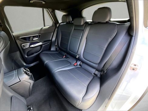 Used 2023 Mercedes-Benz GLC 300 4MATIC image 28