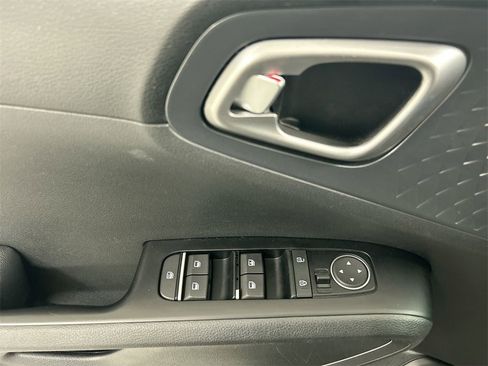 Used 2020 Kia Soul EX image 11