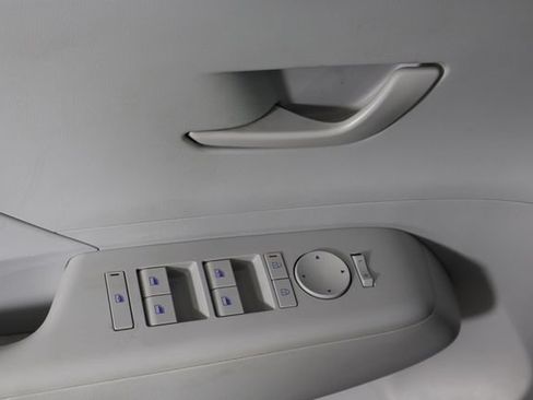 Used 2024 Hyundai Kona SE FWD image 20