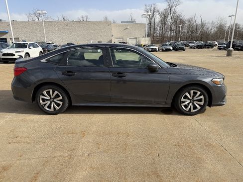 Used 2023 Honda Civic LX image 3