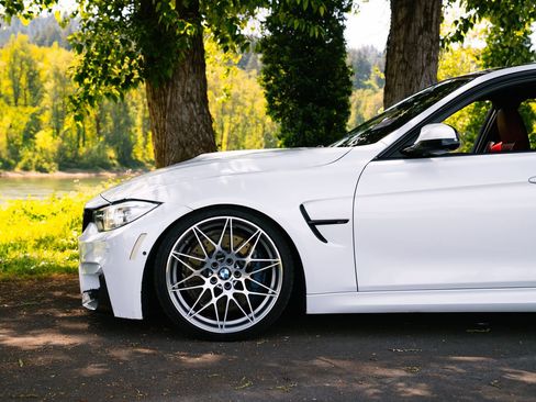 Used 2017 BMW M3 RWD image 12