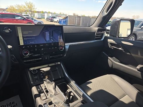 Used 2026 Lexus GX 550 w/ Accessory Package (2T) AWD/4WD image 29