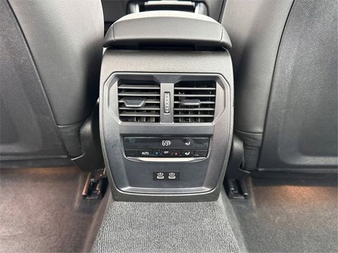 Used 2024 BMW 330i xDrive Sedan w/ Convenience Package image 23