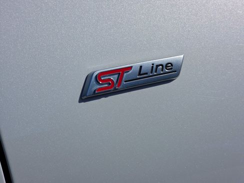 Used 2025 Ford Escape ST-Line AWD/4WD image 5