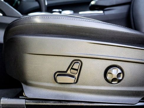 Used 2022 Alfa Romeo Stelvio Sprint image 12