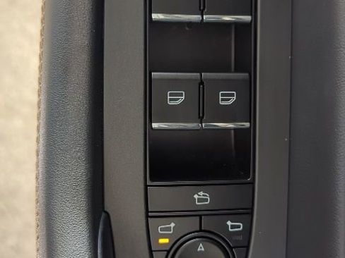 Used 2025 MAZDA CX-70 Plug-In Hybrid w/ Premium Plus image 23