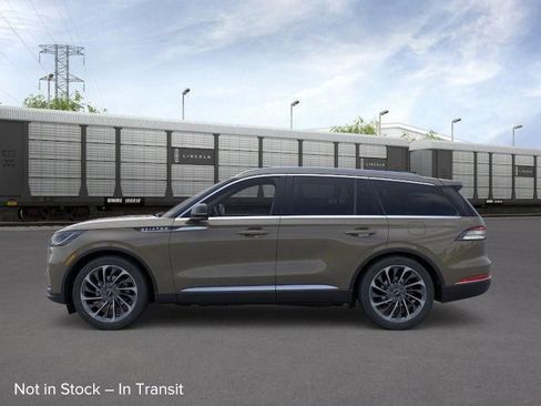New 2026 Lincoln Aviator Reserve image 3