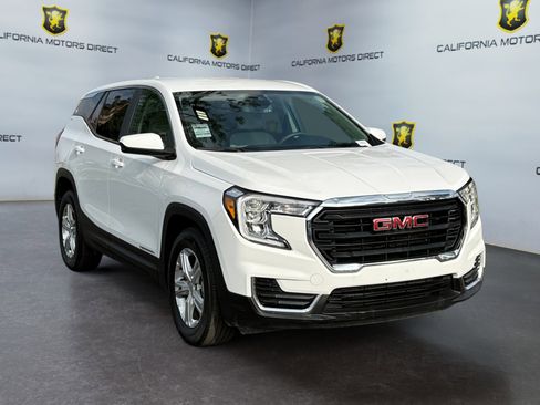 Used 2024 GMC Terrain SLE image 6