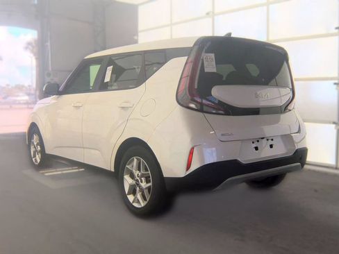 Used 2024 Kia Soul LX w/ Option Group 015 FWD image 3
