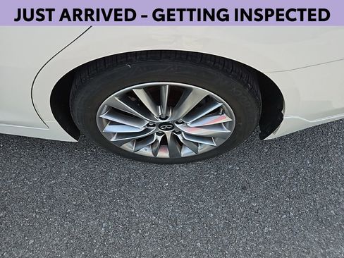 Used 2018 INFINITI Q50 Luxe w/ Essential Package (3.0T Luxe) image 12