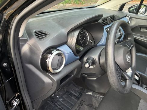 Used 2025 Nissan Versa SV FWD image 33
