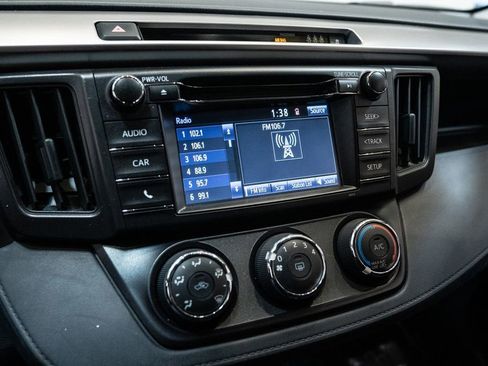 Certified 2018 Toyota RAV4 LE image 21