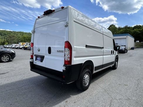 Used 2025 RAM ProMaster 2500 w/ Convenience Group FWD image 3