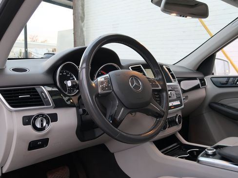 Used 2015 Mercedes-Benz ML 250 BlueTEC 4MATIC w/ Premium 1 Package image 29