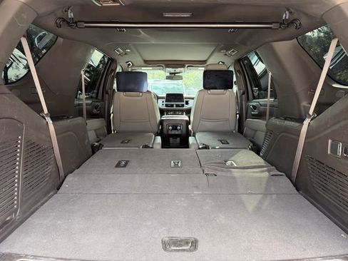 Used 2023 GMC Yukon SLT w/ SLT Premium Package AWD/4WD image 24