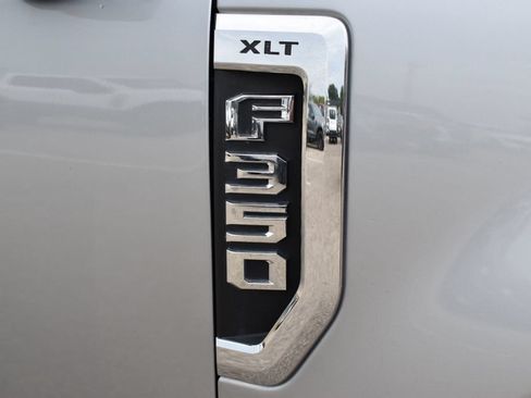 Used 2022 Ford F350 XLT w/ FX4 Off-Road Package AWD/4WD image 5