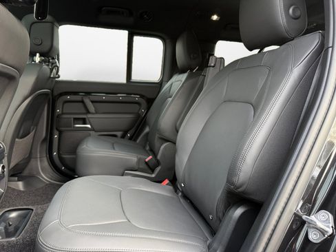New 2026 Land Rover Defender 130 X-Dynamic SE AWD/4WD image 10