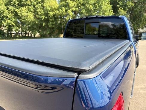 Used 2019 Nissan Titan SV w/ SV Convenience Package AWD/4WD image 13