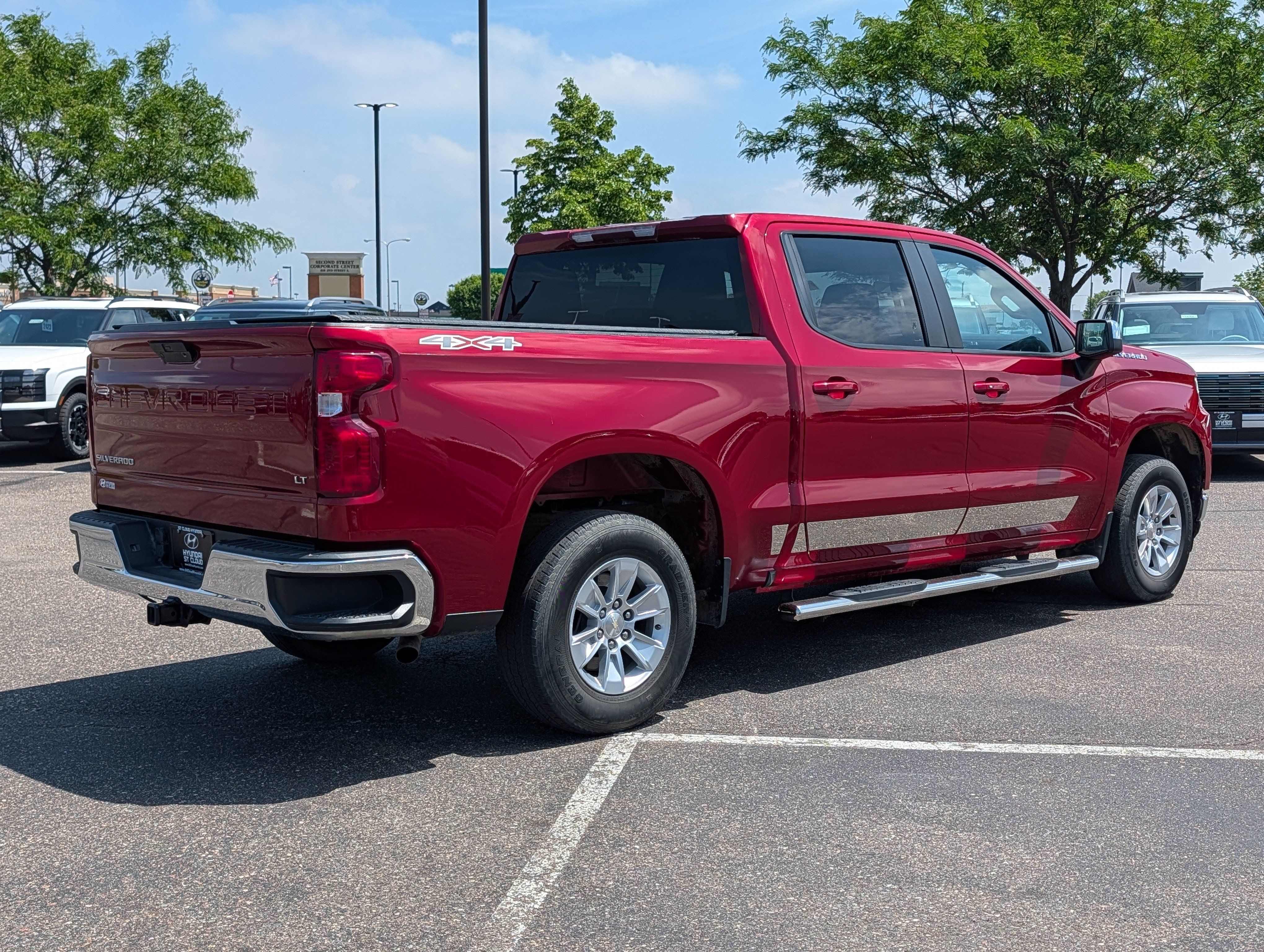 Used 2021 Chevrolet Silverado 1500 LT AWD/4WD image 5