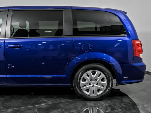 Used 2018 Dodge Grand Caravan SE image 7