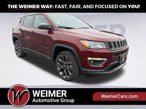 Used 2021 Jeep Compass Latitude w/ Sun and Sound Group AWD/4WD image 3