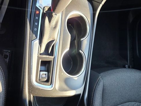 Used 2018 Chevrolet Equinox LT image 11