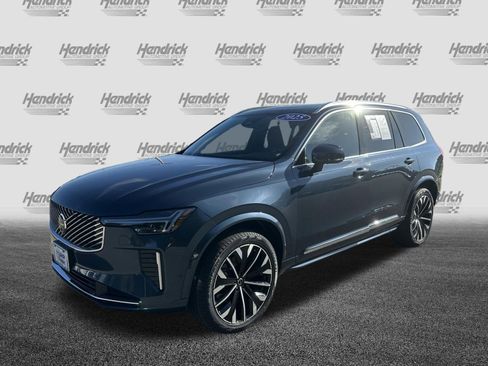 Certified 2025 Volvo XC90 B6 Plus image 5