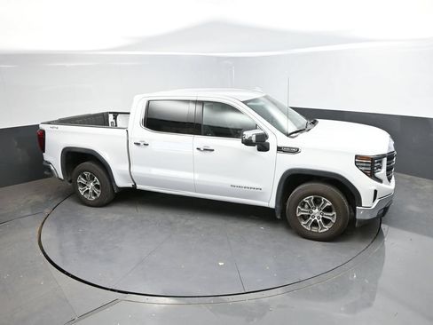 Used 2025 GMC Sierra 1500 SLT AWD/4WD image 25