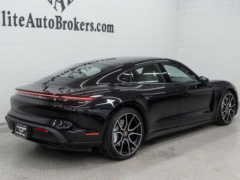Used 2022 Porsche Taycan RWD image 40
