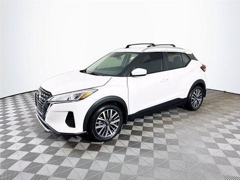 Used 2024 Nissan Kicks SV w/ Exterior Package FWD image 1