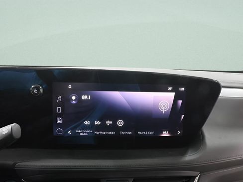 Used 2025 Buick Encore GX Preferred image 11