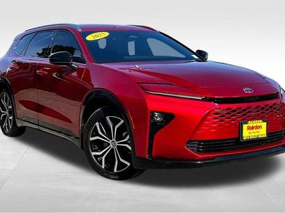 Used 2025 Toyota Crown Signia w/ Tow-Hitch Package (TMS)