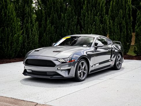 Used 2022 Ford Mustang GT Premium w/ Equipment Group 401A RWD image 5