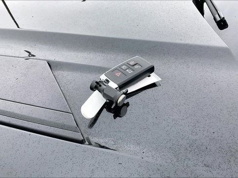 Used 2025 Land Rover Range Rover Sport SE image 12