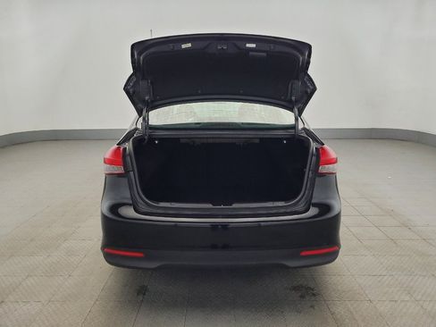 Used 2017 Kia Forte LX image 29
