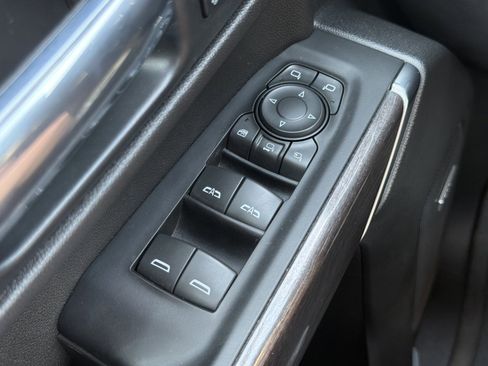Used 2022 Chevrolet Silverado 2500 LTZ w/ LTZ Premium Package AWD/4WD image 18