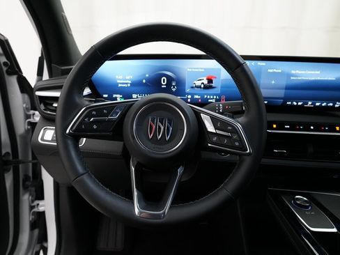 Certified 2025 Buick Enclave Preferred image 4